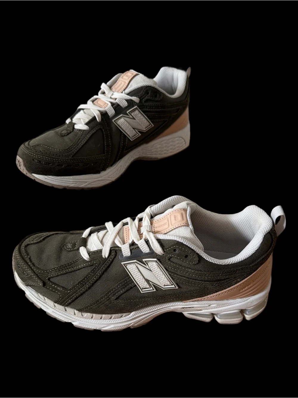 New Balance 1906R Olive Green & Cream  Sneakers Men’s size 11 EUC 2X